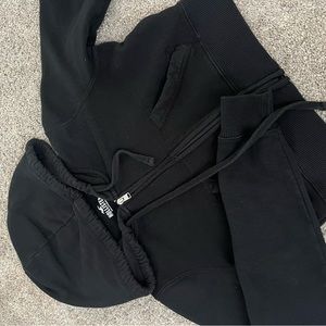 Holister zip up